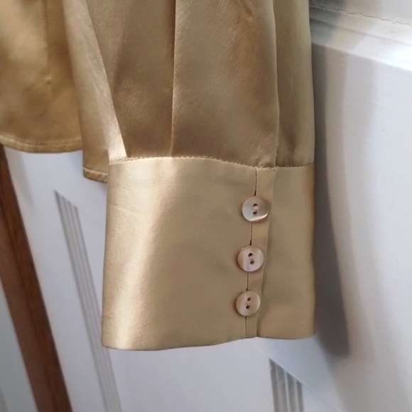 Talbots Pure Silk Blouse Shirt Size 14  Gold Button Down EUC - Picture 5 of 10